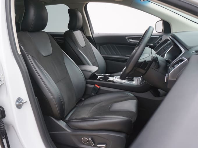 2025 Ford Edge