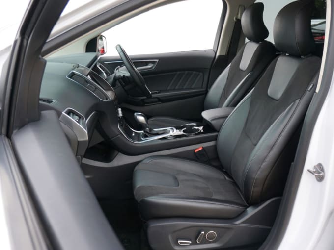 2025 Ford Edge