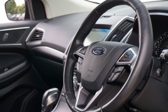 2025 Ford Edge