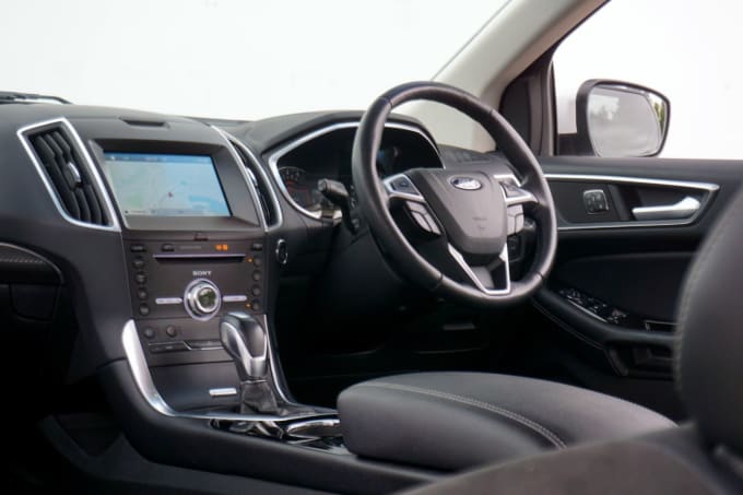 2025 Ford Edge