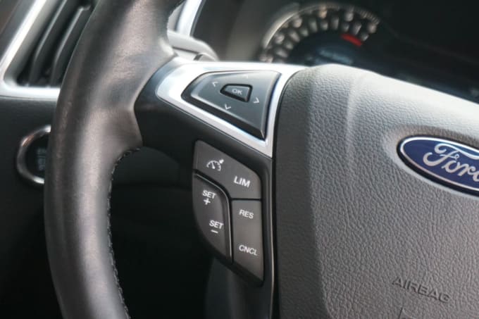 2025 Ford Edge