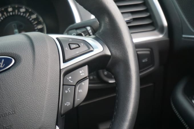 2025 Ford Edge