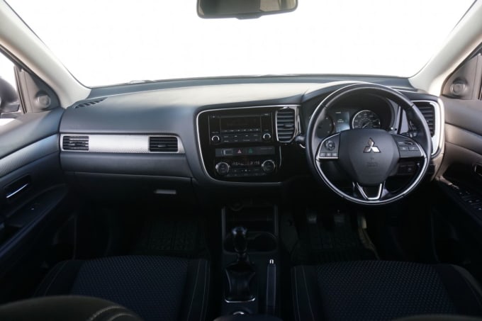 2025 Mitsubishi Outlander