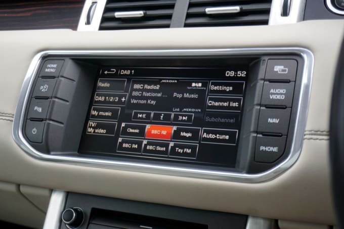 2025 Land Rover Range Rover Evoque