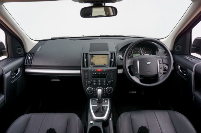 2025 Land Rover Freelander 2
