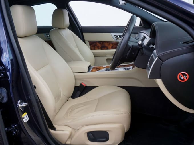 2025 Jaguar Xf