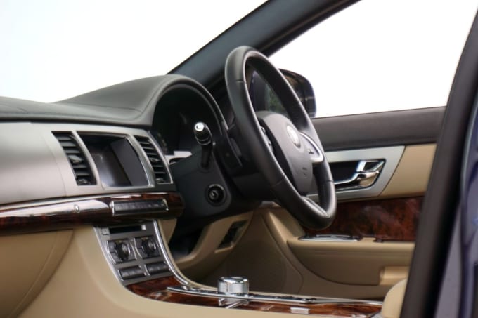 2025 Jaguar Xf