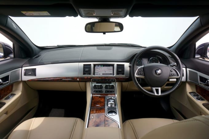 2025 Jaguar Xf
