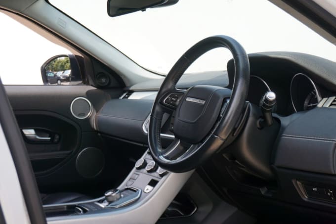2025 Land Rover Range Rover Evoque