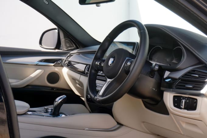 2025 BMW X6