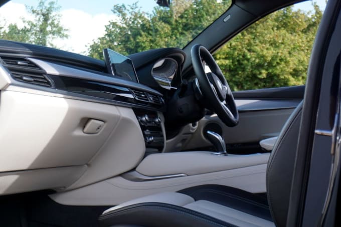 2025 BMW X6