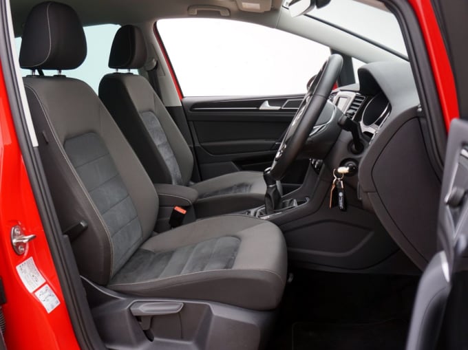 2025 Volkswagen Golf Sv