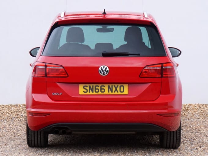 2025 Volkswagen Golf Sv