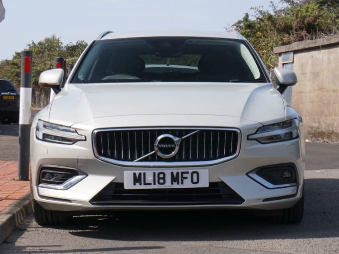 2025 Volvo V60