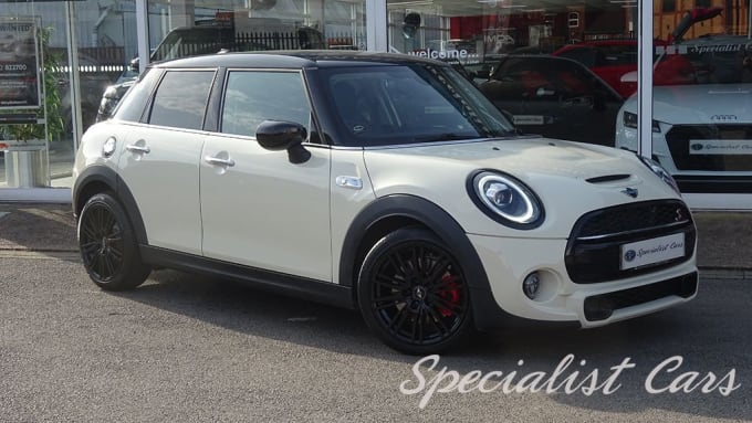 2025 Mini Hatch