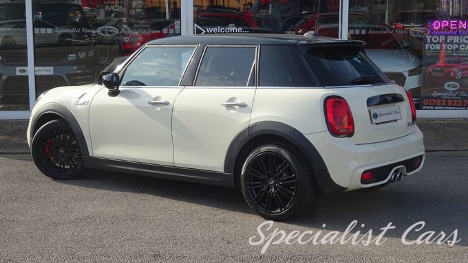 2025 Mini Hatch