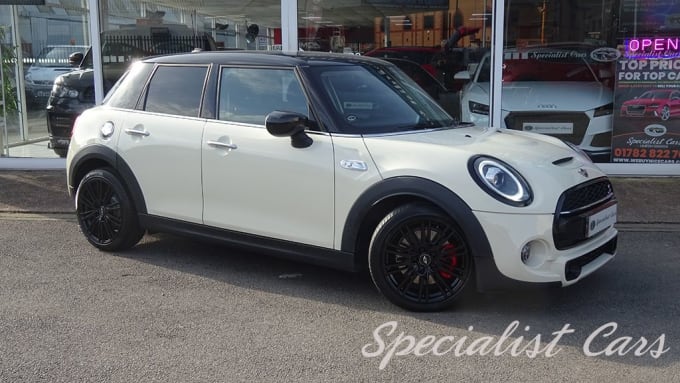 2025 Mini Hatch