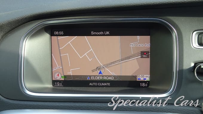 2025 Volvo V40