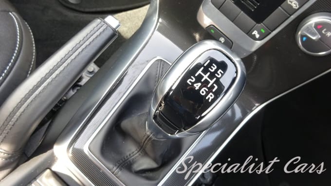 2025 Volvo V40
