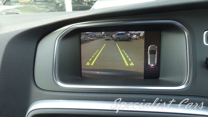 2025 Volvo V40