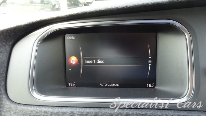 2025 Volvo V40
