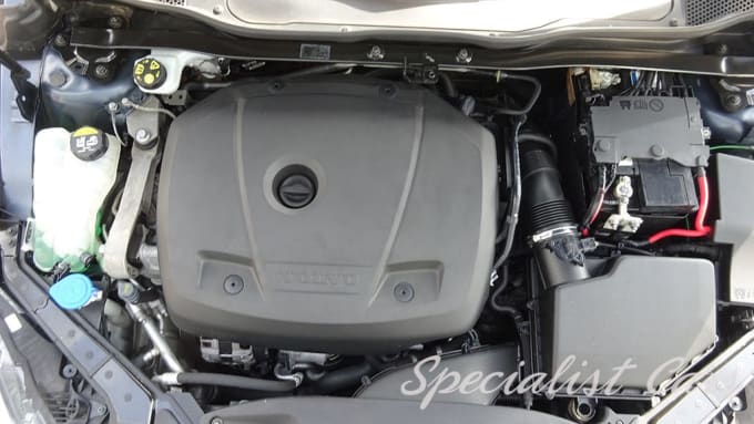 2025 Volvo V40