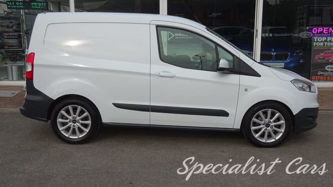 2025 Ford Transit Courier