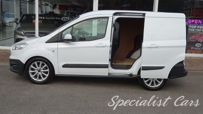 2025 Ford Transit Courier