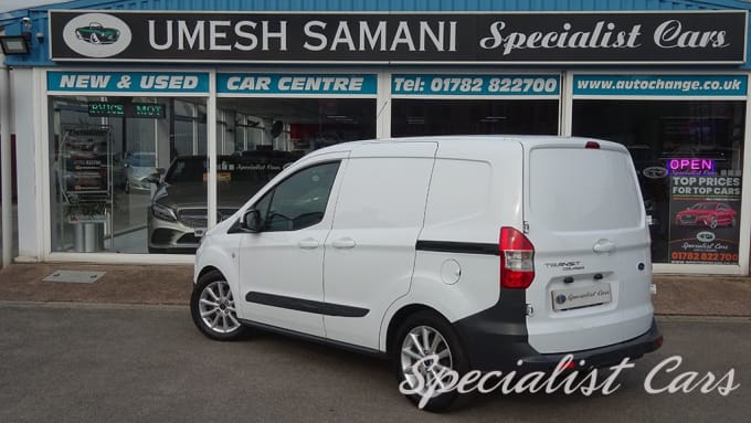 2025 Ford Transit Courier