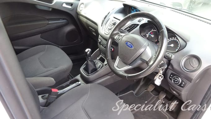 2025 Ford Transit Courier