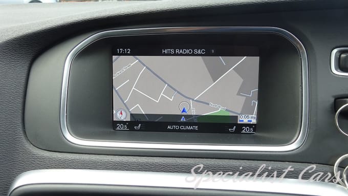 2025 Volvo V40