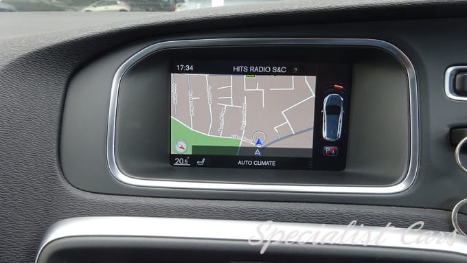 2025 Volvo V40