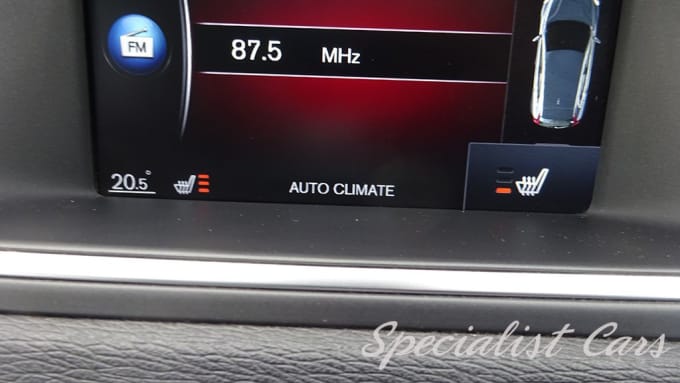 2025 Volvo V40