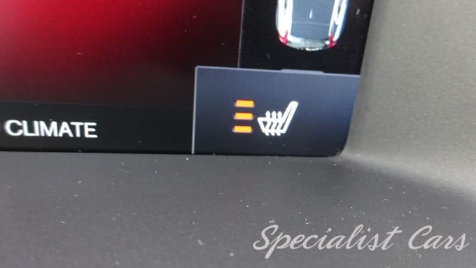 2025 Volvo V40