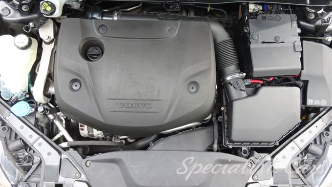 2025 Volvo V40