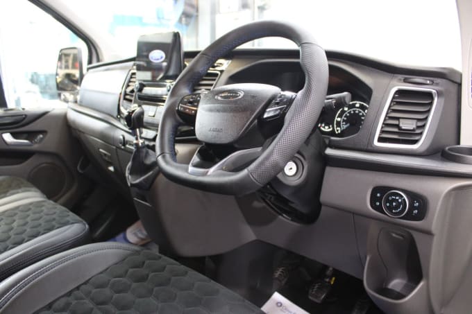 2025 Ford Transit Custom