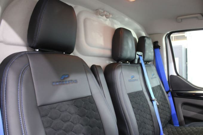 2025 Ford Transit Custom