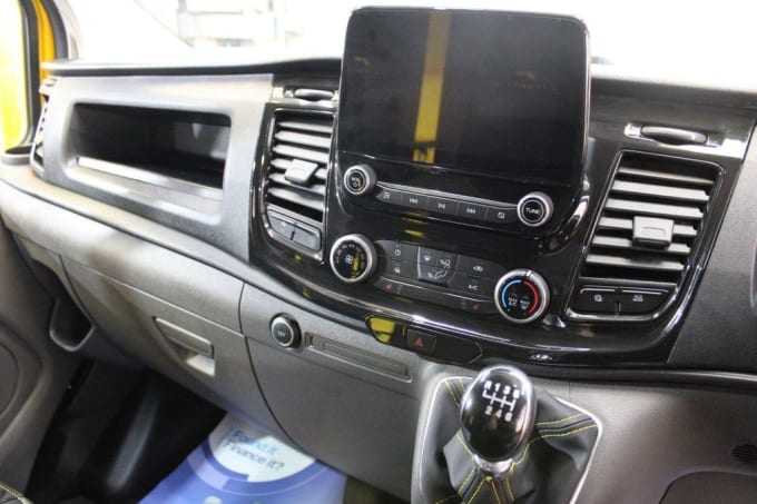 2025 Ford Transit Custom