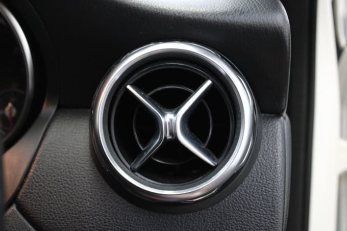 2025 Mercedes-benz 180
