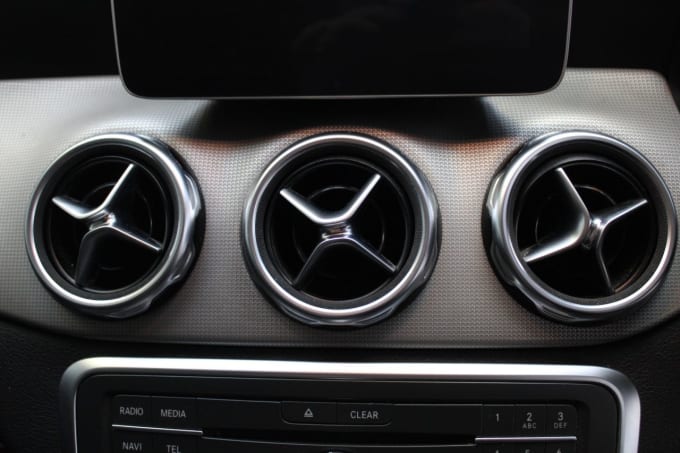 2025 Mercedes-benz 180