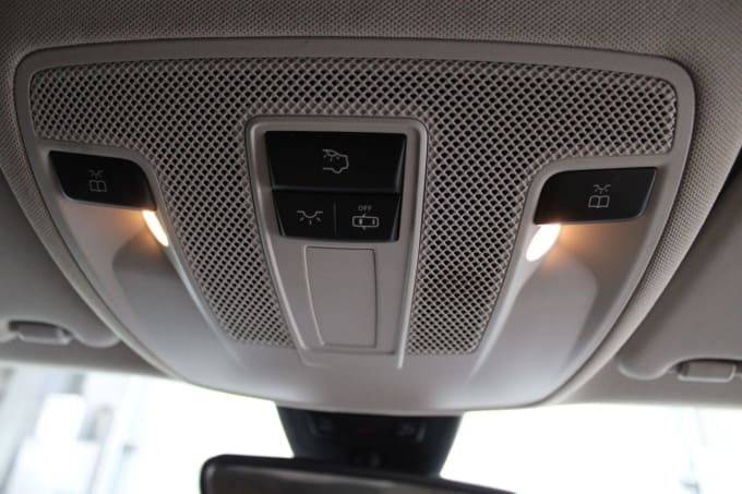 2025 Mercedes-benz 180