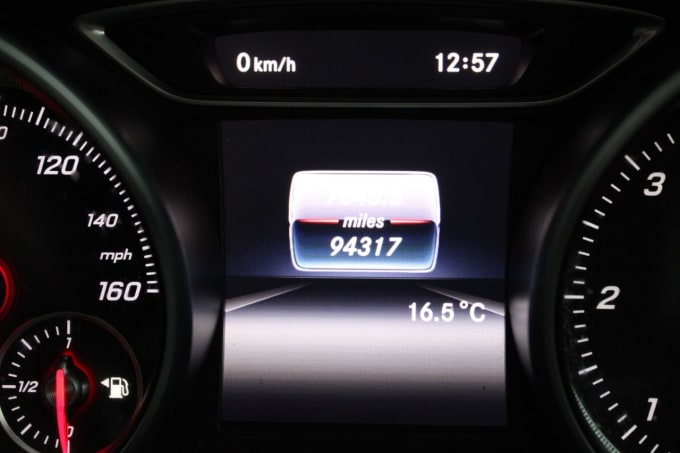 2025 Mercedes-benz 180
