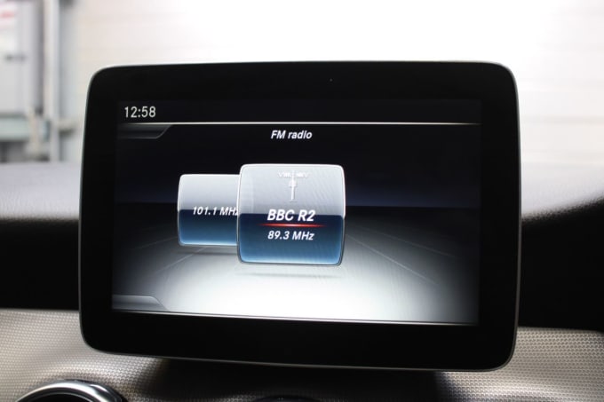 2025 Mercedes-benz 180