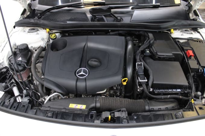 2025 Mercedes-benz 180