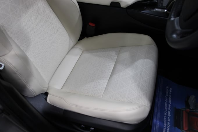 2025 Lexus Ux
