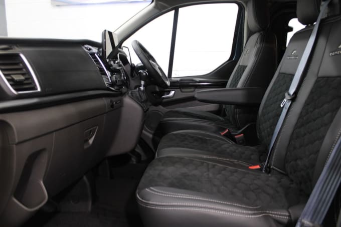 2025 Ford Transit Custom