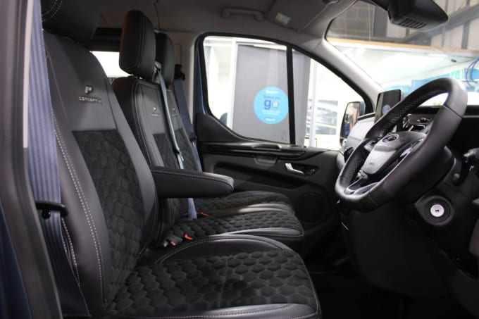 2025 Ford Transit Custom