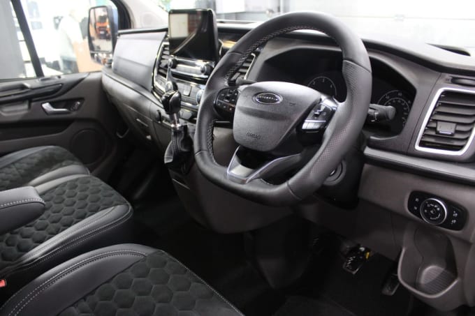 2025 Ford Transit Custom