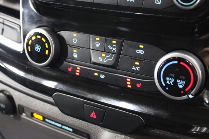 2025 Ford Transit Custom