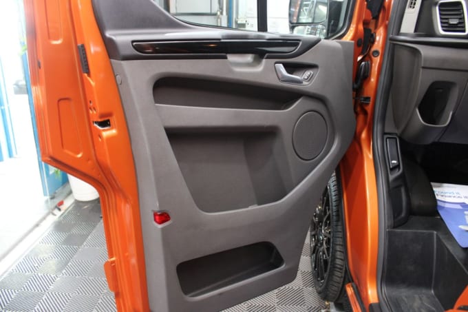 2025 Ford Transit Custom